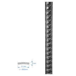 Plochá tyč vzorovaná 31x9x3000mm, čierna, cena za 3m kus Plochá tyč vzorovaná 31x9x3000mm, čierna, cena za 3m kus